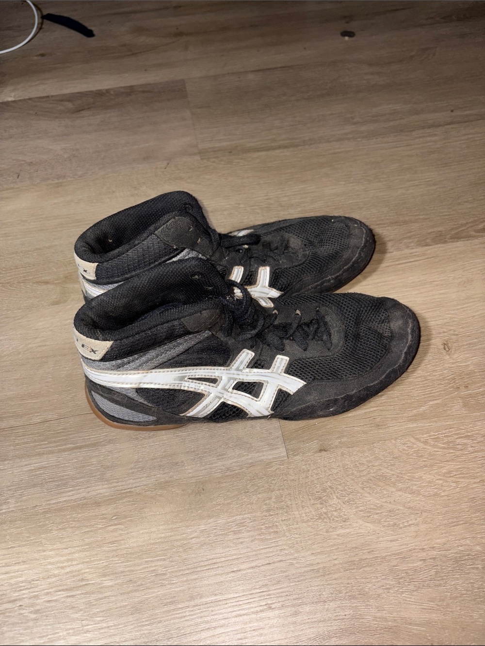 ASICS Black and White Women's Athletic High-Tops